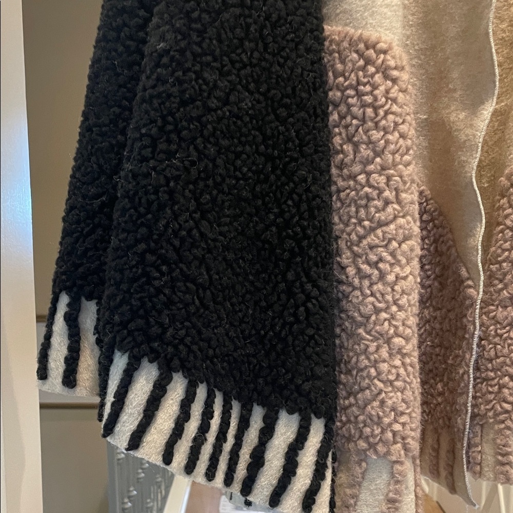 Anthropologie Maeve Black and Pink Textured poncho (bw) - Picture 6 of 8